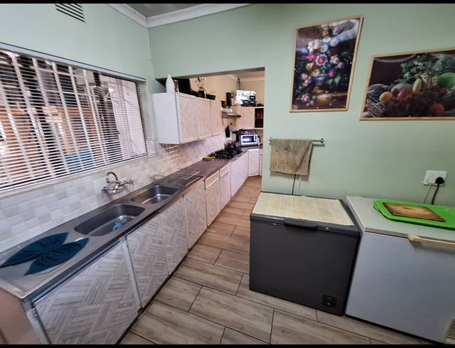 4 BEDROOM HOUSE FOR SALE IN VANDERBIJLPARK SE 7